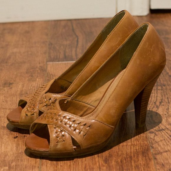 2 for $30 Aldo leather braided heels - Picture 1 of 5